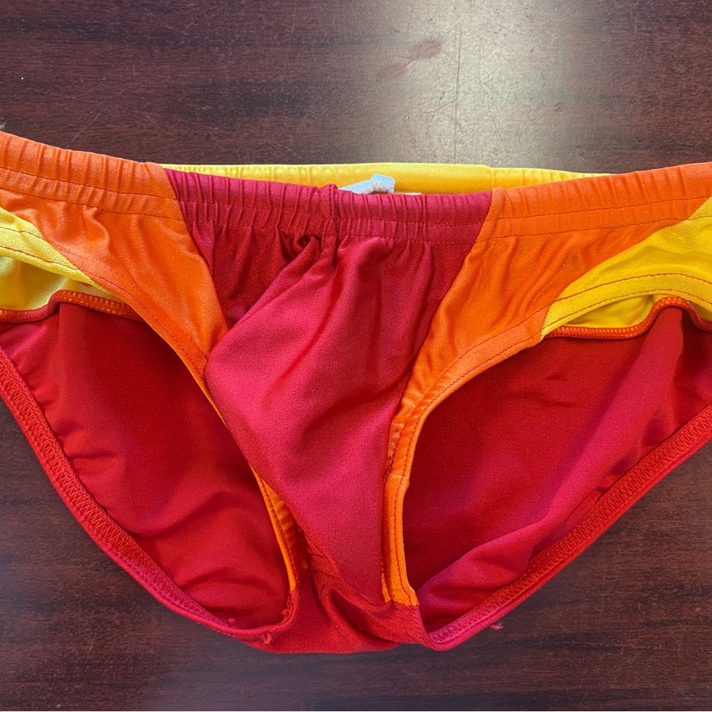 N2N pouch swim bikini size small